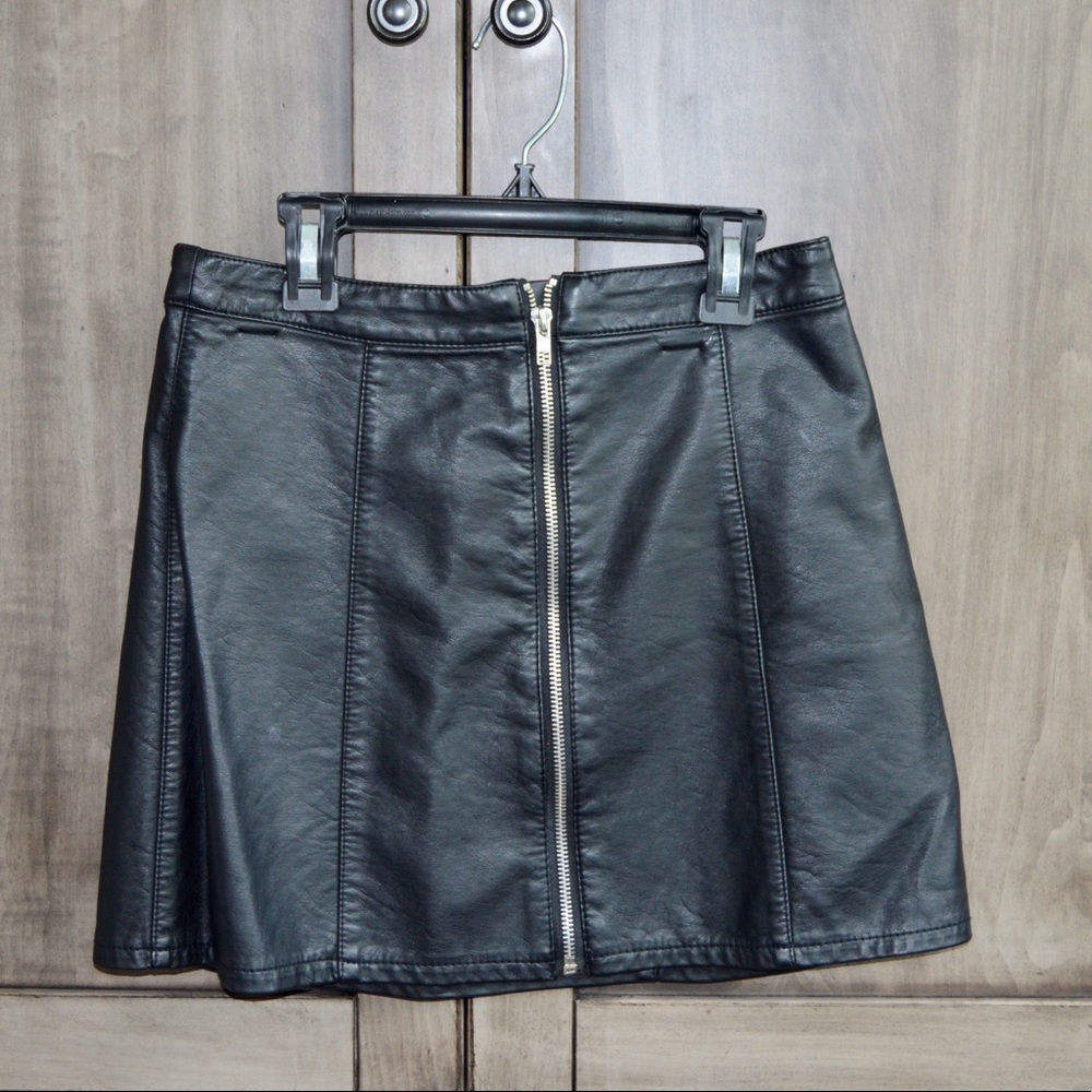 Forever 21 Black Mini Skirt